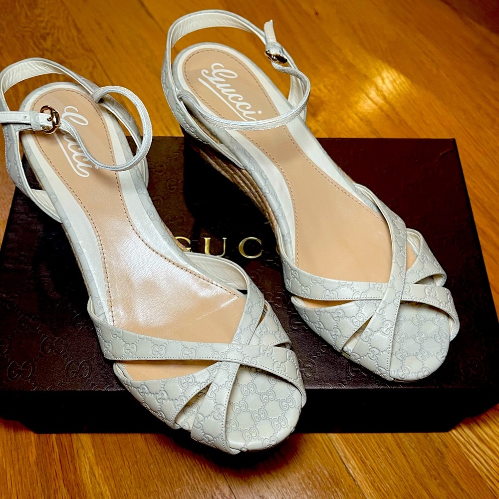 Gucci soft leather wedges never worn mystic white